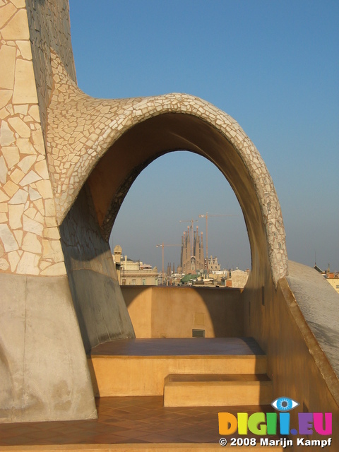 20942 Sagrada Familia from roof La Pedrera
